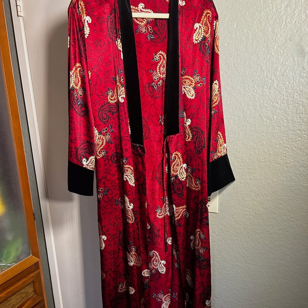EUC Silk Robe Large Jones New York